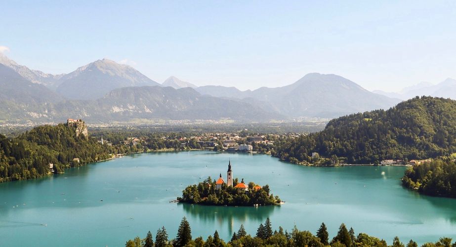 Bled vanaf het uitzichtpunt Bled vanaf het uitzichtpunt